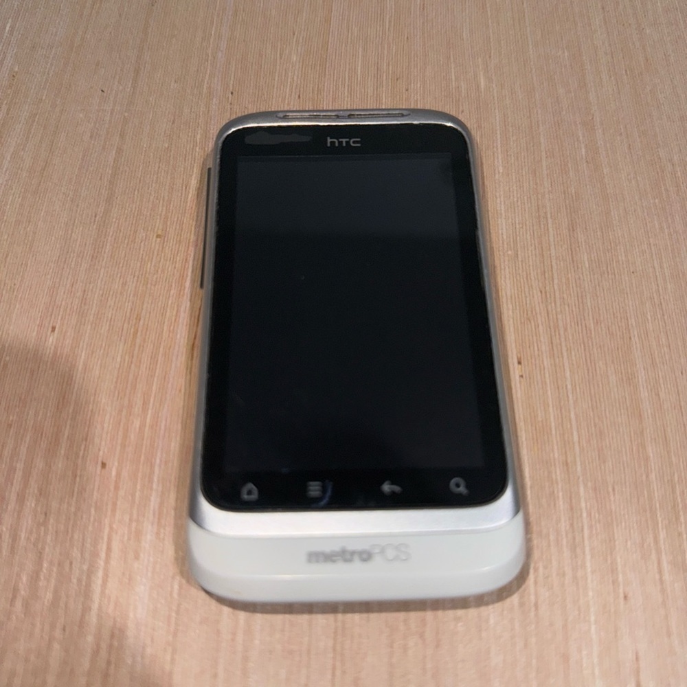 HTC Wildfire S A510e White Smartphone Mobile Won’t Power On(Parts OnlyRead Below